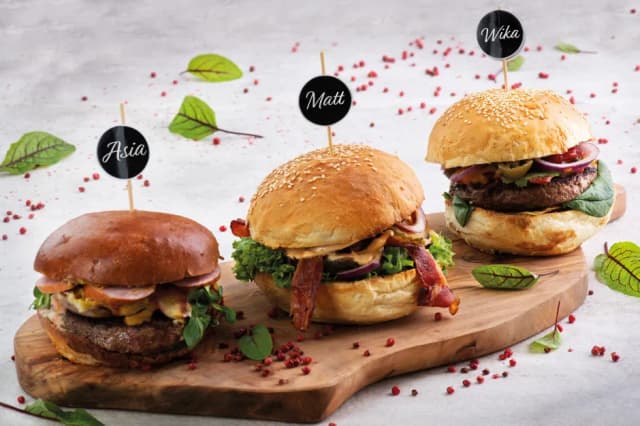 Jak układać hamburgera, by stworzyć idealne połączenie smaków Jak układać hamburgera, by stworzyć idealne połączenie smaków