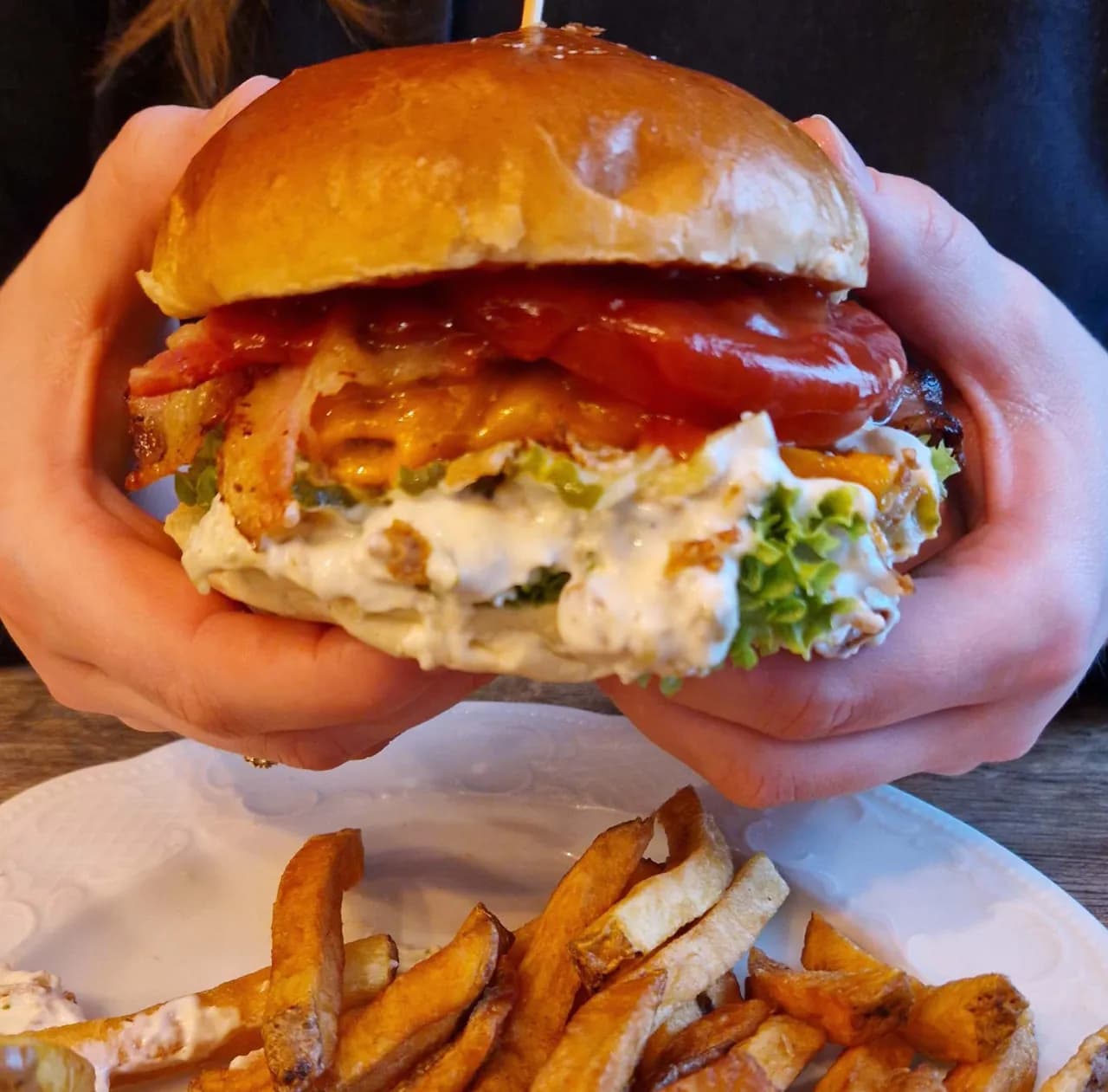 Burger & Co Kielce - najlepsze burgery w mieście, które musisz spróbować Burger & Co Kielce - najlepsze burgery w mieście, które musisz spróbować
