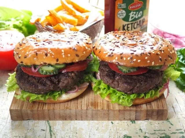 Jak zrobić burger wołowy – prosta receptura na idealny smak Jak zrobić burger wołowy – prosta receptura na idealny smak