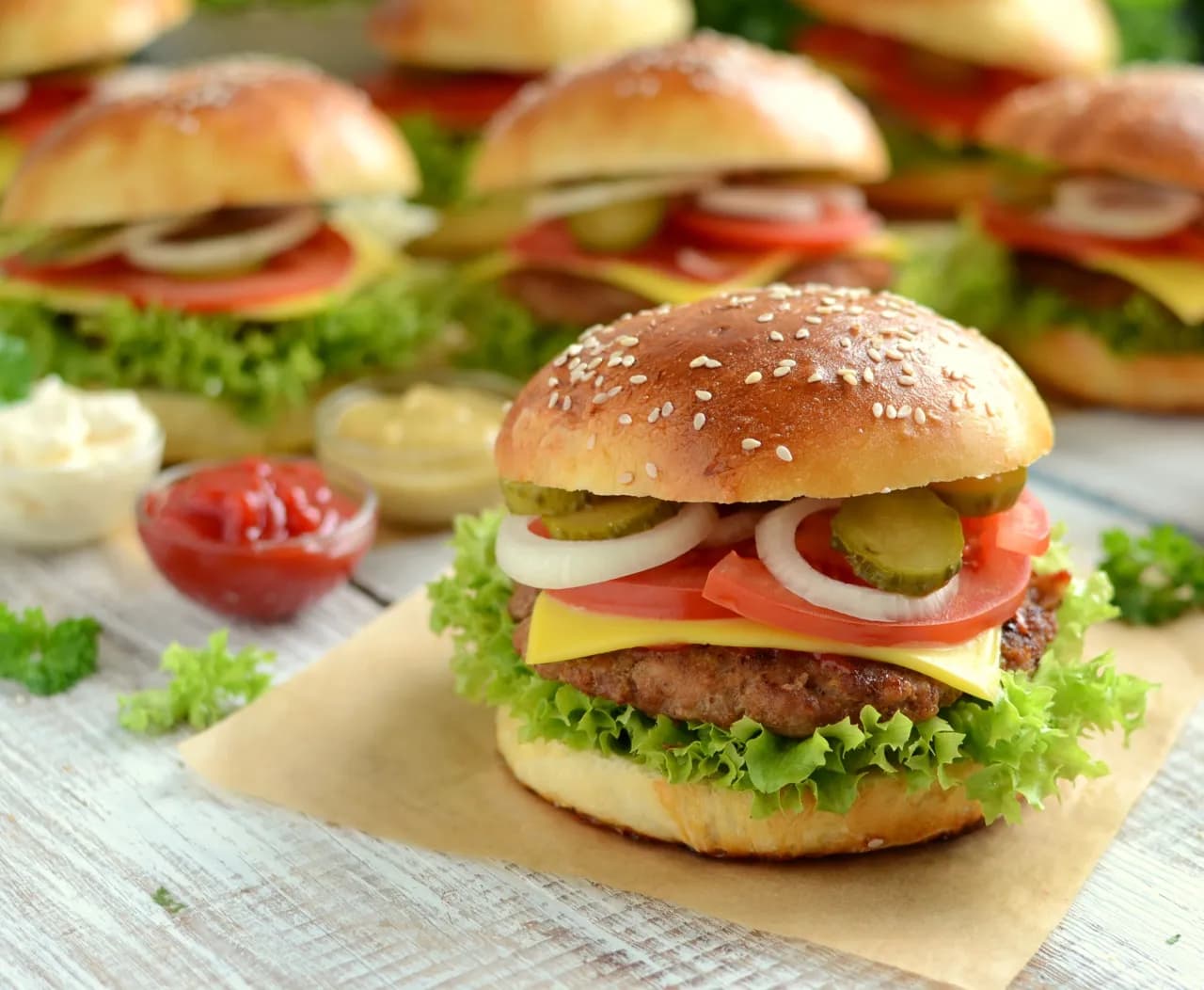 Jak przygotować hamburgery - łatwe przepisy na pyszne dania domowe Jak przygotować hamburgery - łatwe przepisy na pyszne dania domowe