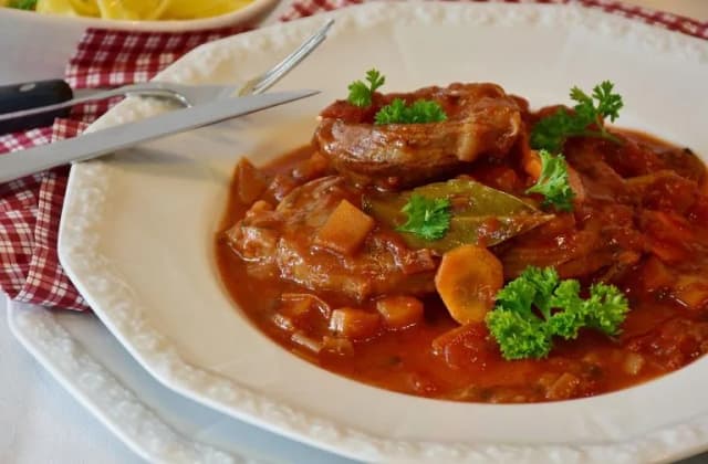 Jak przyprawić wołowinę, aby uzyskać wyjątkowy smak i aromat Jak przyprawić wołowinę, aby uzyskać wyjątkowy smak i aromat