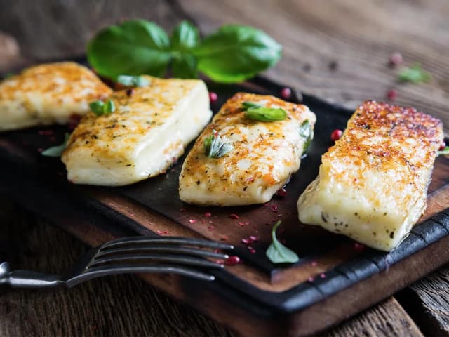 Jak grillować halloumi – proste sposoby na idealne grillowanie Jak grillować halloumi – proste sposoby na idealne grillowanie